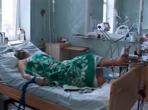 Шокирующие кадры из больницы, где находятся пострадавшие при взрыве автомобиля в Желобке (видео 18+)