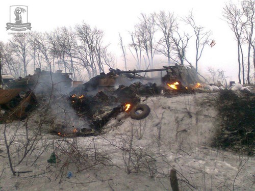 Разбитые российские танки под Дебальцево (фото)