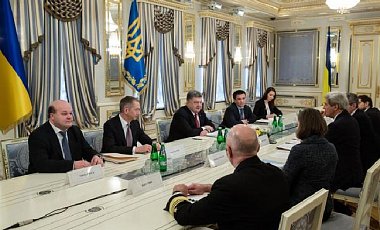 Украина рассчитывает на расширенную программу с МВФ - Порошенко