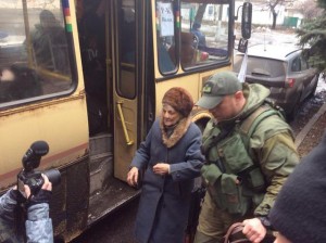 Власти Авдеевки эвакуируют людей только до вокзала Власти Авдеевки эвакуируют людей только до вокзала