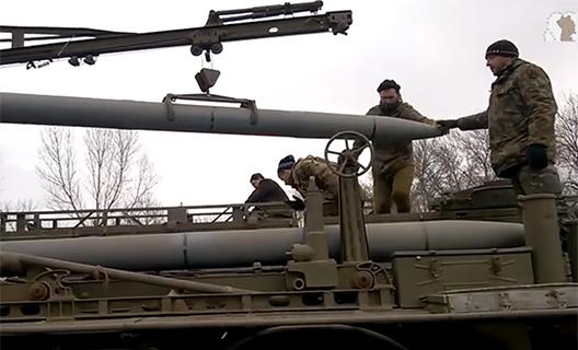 Украинские военные пишут "послания" для террористов на ракетах системы "Ураган" 10:33 НБУ с 6 февраля повысил учетную ставку с 14% до 19,5% годовых