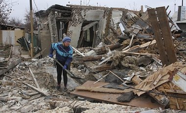 Террористы ЛНР вновь обстреляли Станицу, есть разрушения Террористы ЛНР вновь обстреляли Станицу, есть разрушения