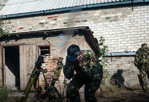 Сегодня по позициям ВСУ в Станице Луганской работал миномет боевиков