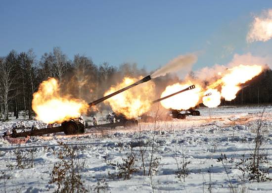 В Логвиново продолжается бой, боевики нанесли контрудар с помощью 7 танков, - Семенченко