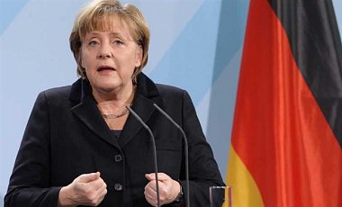 Меркель проведет переговоры с Олландом по ситуации в Украине