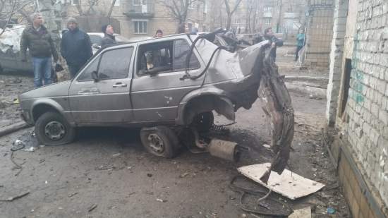 В Ленинском районе Донецка под обстрел попала стоматология (фото)