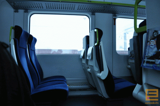 Пассажиры игнорируют поезд в аэропорт: составы ходят пустыми (Фото)