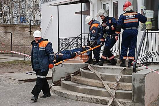 Николаевские спасатели провели учения по ликвидации последствий взрыва в многоэтажке