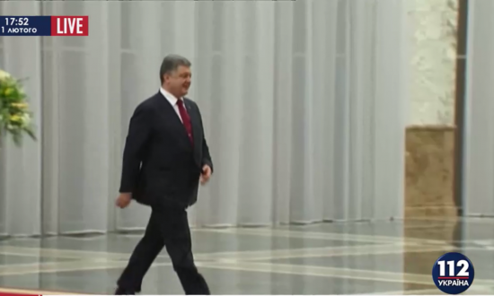 БПП: Порошенко покидал комнату переговоров "нормандской четверки", чтобы связаться с Генштабом