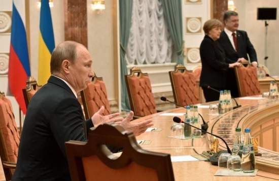 Переговоры по Украине в Минске идут 15 часов