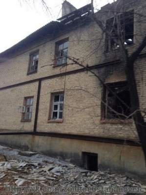 Разрушенные населенные пункты: Стахановец и Золотое (фото, видео)