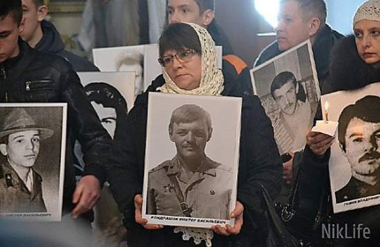 Николаевцы без властей почтили память погибших воинов в Афганистане