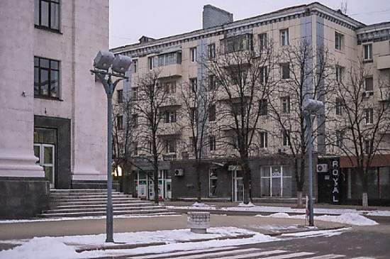 Луганск «замер» в ожидании долгожданного перемирия: на улицах нет людей, все закрыто, ходят террористы