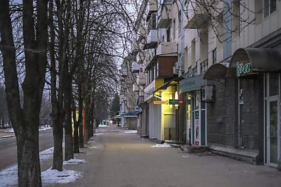 Луганск «замер» в ожидании долгожданного перемирия: на улицах нет людей, все закрыто, ходят террористы