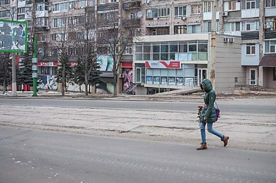 Луганск «замер» в ожидании долгожданного перемирия: на улицах нет людей, все закрыто, ходят террористы
