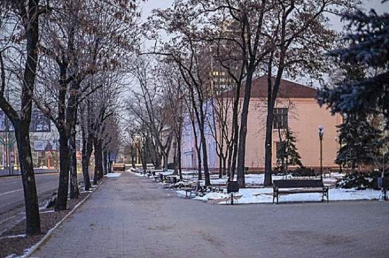 Луганск «замер» в ожидании долгожданного перемирия: на улицах нет людей, все закрыто, ходят террористы