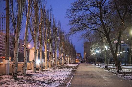 Луганск «замер» в ожидании долгожданного перемирия: на улицах нет людей, все закрыто, ходят террористы