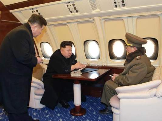Ким Чен Ын устроил фотосессию на борту своего роскошного самолета