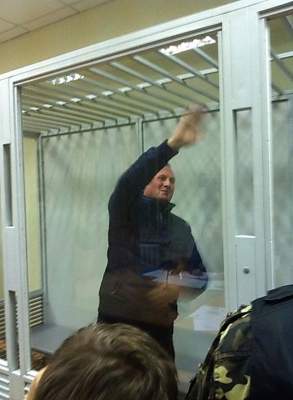 Экс-главу фракции ПР Ефремова доставили в суд для избрания меры пресечения