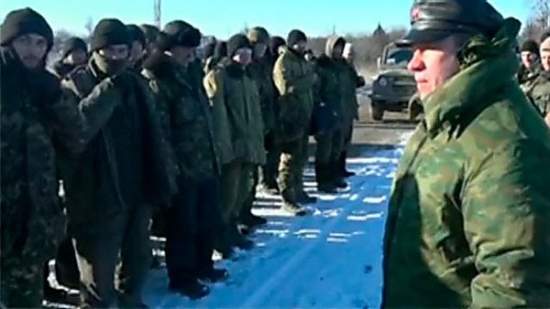 Российские СМИ показали якобы пленных украинских военных, которые массово сдались под Дебальцево