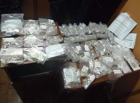 Из Крыма в Херсон пытались незаконно провезти почти семь килограммов серебра