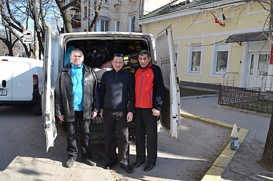 Николаевские «ударовцы»-волонтеры доставили «морским котикам» в зону АТО помощь от жителей области