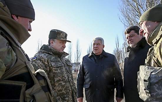Порошенко в Артемовске встретился с бойцами, вышедшими из Дебальцево