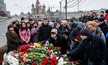 Власти Москвы разрешили провести траурное шествие по Немцову