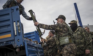В Дебальцево прибывают танки и САУ террористов - штаб АТО