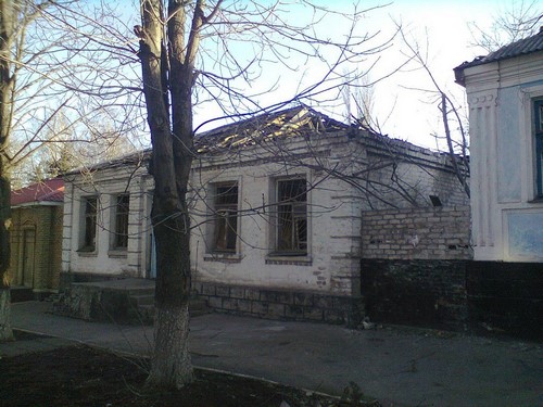 Разрушенные дома и сгоревшая техника в Попасной (фото)