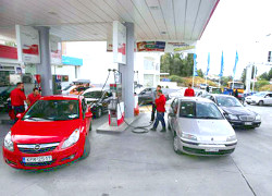 Беларусь отказывается поставлять в Россию обещанный бензин