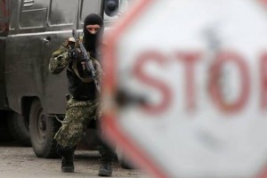 Боевики в Первомайске пропускают на дачу по паспортам