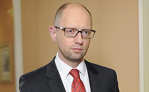 Яценюк распорядился провести люстрационную проверку среди заместителей министров и глав госслужб