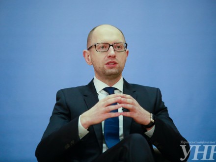 А.Яценюк признал: уровень социальных выплат не соответствует потребностям человека