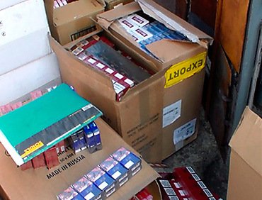 В Николаеве милиция нашла крупную партию контрафактных сигарет, спрятанных в гараже