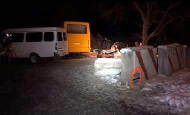 Под Артемовском на мине подорвался автобус: есть погибшие