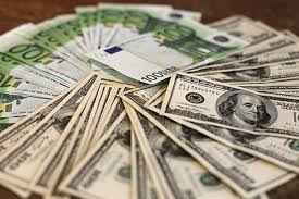 НБУ укрепил официальный курс доллара к 23,14 грн