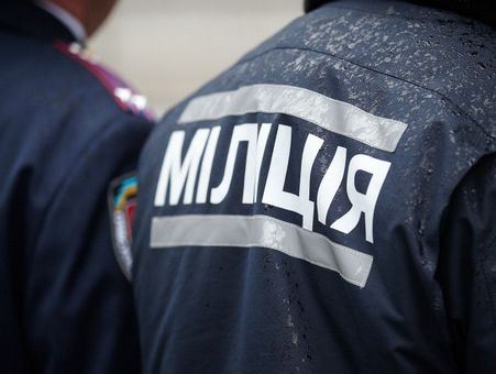 В Киеве во время задержания правонарушителей, распивающих алкоголь на улице, милиционер применил оружие