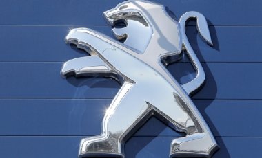 Peugeot-Citroen и Mitsubishi приостановят выпуск авто в РФ