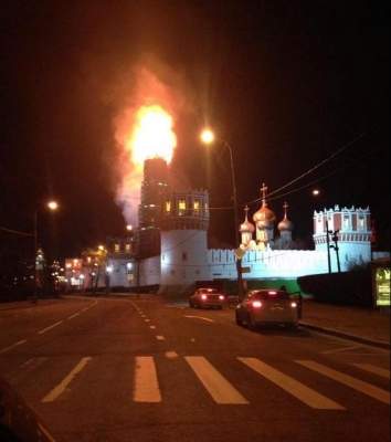 Пожар в Новодевичьем монастыре Москвы потушен
