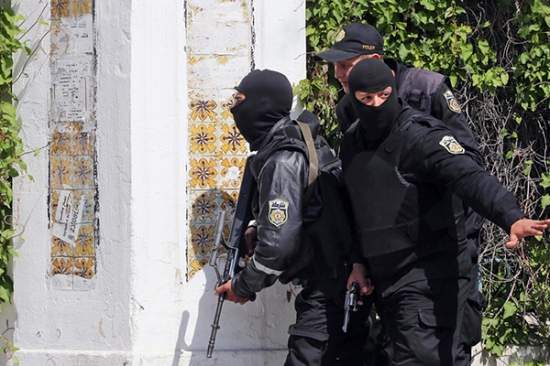 Во время захвата террористами музея в Тунисе получили ранения 38 человек