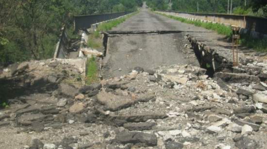 В "ЛНР" заявляют о повреждении в результате артудара моста через Северский Донец