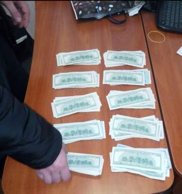 В Харьковской обл. задержали украинца, который вез в РФ 1 млн рублей, доллары и гривны