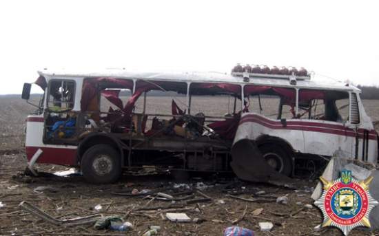 Пассажирский «ЛАЗ» под Артёмовском взорвали террористы (фото)