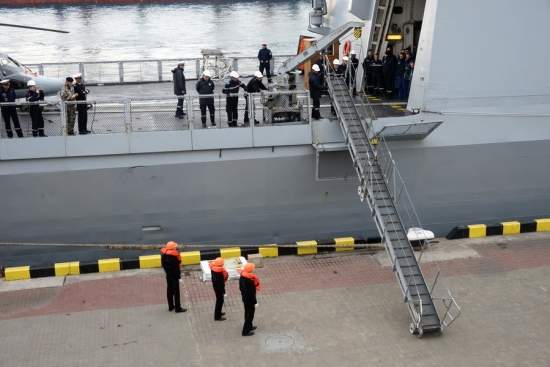 Фоторепортаж: В Одессе пришвартовался ракетный фрегат французских ВМС La Fayette