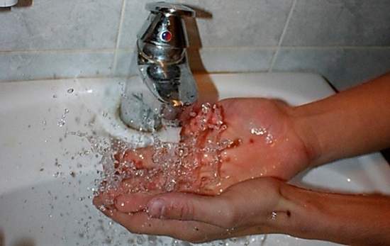 В Украине решили перенести на месяц повышение тарифов на воду