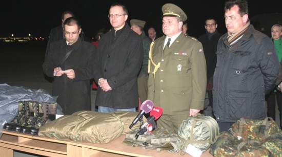 Чехия передала военное снаряжение для украинской армии