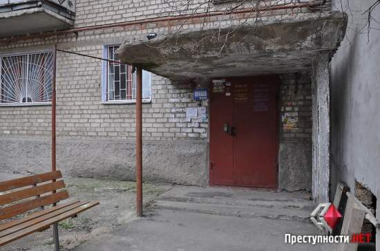 В Николаеве родственники два месяца держат под замком и впроголодь психически нездорового пенсионера