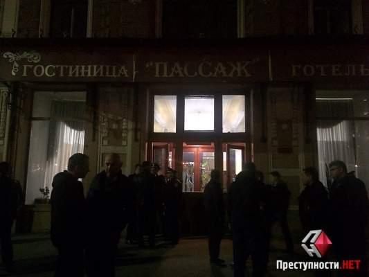 В Одессе в центре города произошло двойное убийство: мужчина зарезал директора гостиницы и его охранника