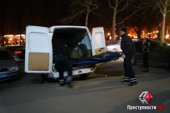 В Одессе в центре города произошло двойное убийство: мужчина зарезал директора гостиницы и его охранника